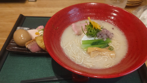 「本搾りあら炊き中華そば900円＋特製350円」@あら炊き中華そば たか田の写真