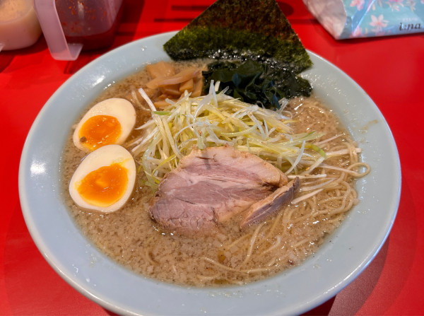 「ネギラーメン(並)＋味付玉子」@ラーメンショップ まる壱の写真