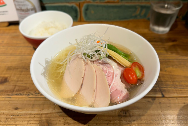 「【限定】スペシャル冷やし塩ラーメン、小ライス」@Ramen Free Birdsの写真