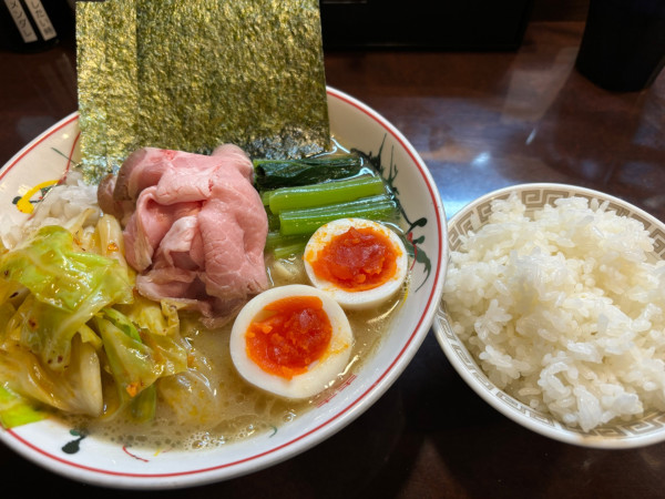 「全部入りラーメン+ハーフライス」@こいけのいえけいの写真