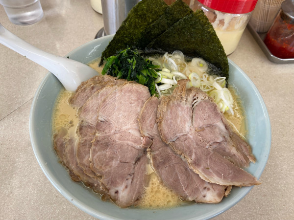 「ラーメン中盛900円+チャーシュー増し200円」@寺田家 本店の写真