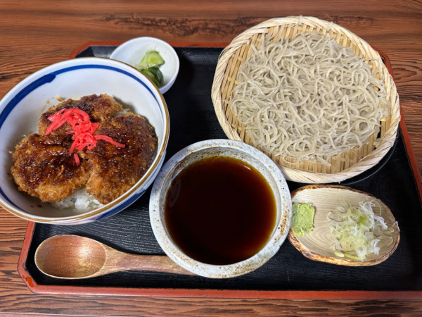 「ヒレソースカツ丼二八そばセット1,220円」@大吉庵の写真