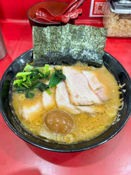 「チャーシュー麺・中盛」@杉田家 千葉祐光店の写真