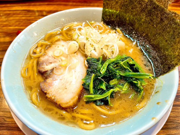 「豚骨ラーメン　醤油（850円）」@清六家 岩瀬店の写真