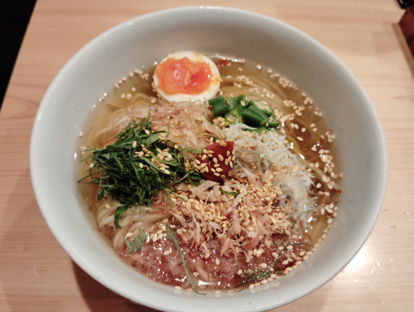 「夏季限定　　　冷やしそば(大)　　1350円」@自家製麺 ロビンソンの写真