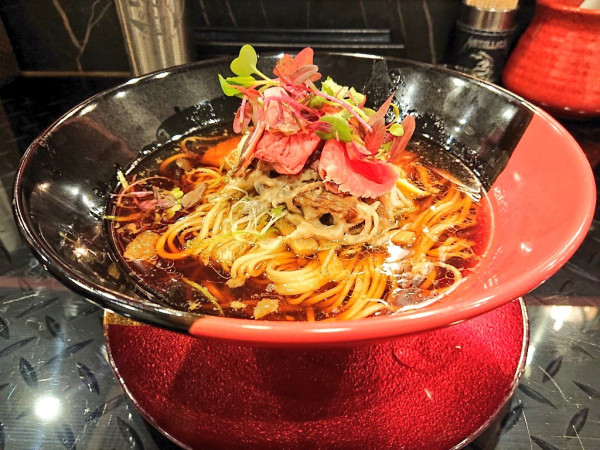 「【限定】和牛とトリュフの醤油ラーメン、など」@トーキョーニューミクスチャーヌードル 八咫烏 CHIKARABOの写真
