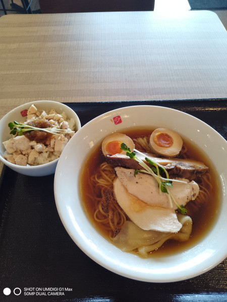 「特製とりの中華そば+ミニ鶏叉焼丼」@中華そば 髙野 ベイサイド店の写真