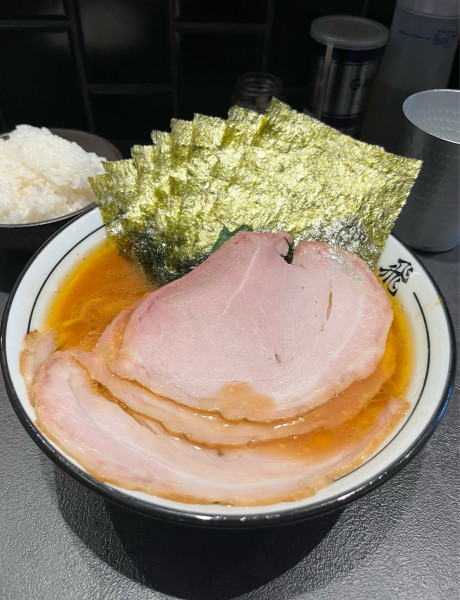 「チャーシュー麺【TP】海苔、ライス」@らーめん飛粋 武蔵新田店の写真