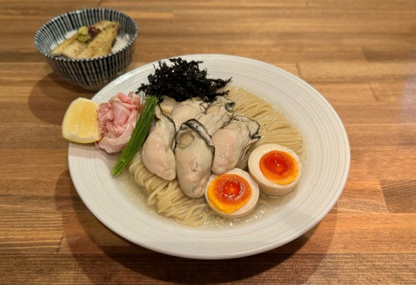 「【限定】牡蠣出汁冷やしらぁ麺¥2000、鰻白焼き丼¥500」@酒肴場 屯の写真