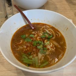 麻辣刀削麺