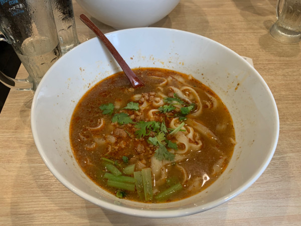 「麻辣刀削麺」@西安料理刀削麺 園の写真