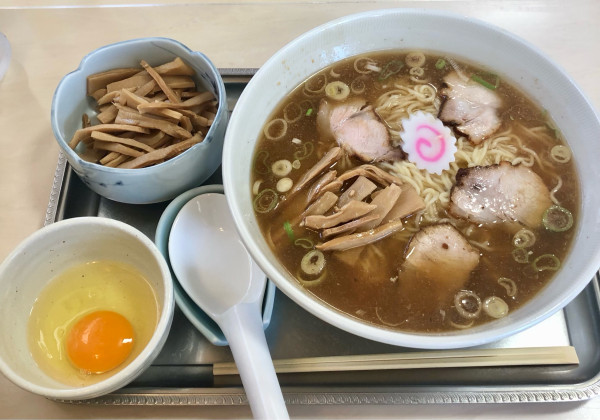 「中華麺 メンマ 生卵 1180+200+50円」@永福町大勝軒の写真