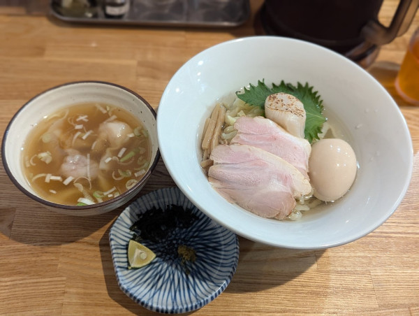 「昼営業15食限定　特製ホタテ昆布出汁塩つけ麺」@RAMEN TOMOの写真