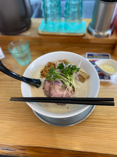 「鶏泡しょうゆ大盛ニンニクトッピング」@鶏泡そば 草戸ベースの写真