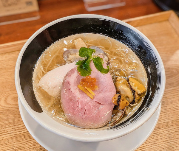 「浅利とムール貝の汐そば」@麺処しろくろの写真