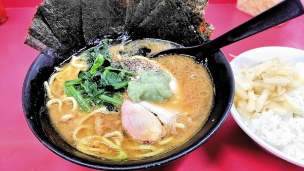 「ラーメン並＋海苔増し＋ライス」@ラーメン杉田家の写真