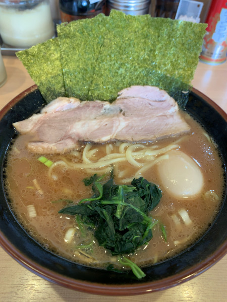 「ラーメン(並)+味玉」@横浜家系らーめん 武道家 賢斗の写真