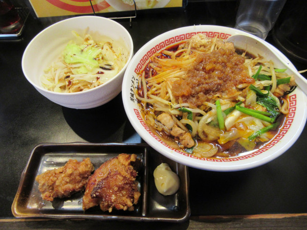 「茨城スタミナタンメン(1050円)+唐揚げ2個350円他」@茨城タンメン カミナリの写真