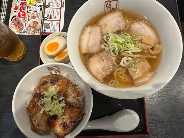 「ラーメン焼豚丼セット」@喜多方ラーメン 坂内 武蔵新城店の写真