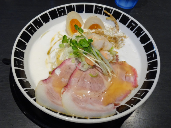 「海老と浅利の冷やしそば（1,000円）＋味玉（100円）」@つけ麺 中華そば アンタイNOODLESの写真