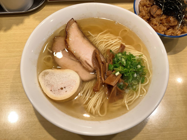 「ラーメン+ほたてご飯」@函館塩ラーメン 五稜郭の写真