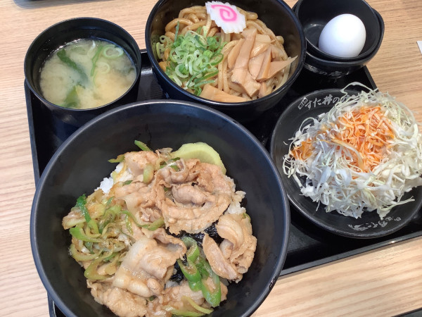 「すた丼ミニ810円＋ミニ油そばセット400円」@伝説のすた丼屋  清水PA店の写真