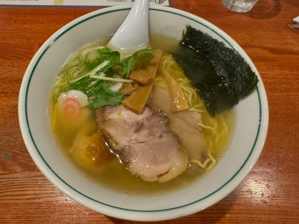 「煮干しベース塩ラーメン　中盛」@麺屋二八の写真