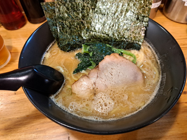 「らーめん濃いめ多め」@麺選 吟風 赤羽店の写真