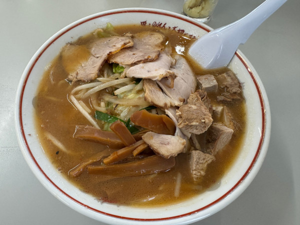 「野菜ラーメン味噌チャーシュー」@吾作ラーメン 御所野店の写真