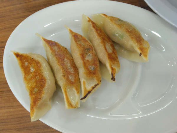 「餃子363円(ランチはセットで198円、今回はクーポンで無)」@ラーメンばんだい 柏新富町店の写真