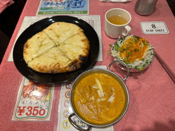 「ココナッツベースのチキンカレーとハニーチーズナン1,200円」@スターサンジ LABI1高崎店の写真