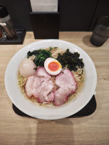 「ラーメン白+味玉+麺大盛」@華の雲 by 八雲の写真