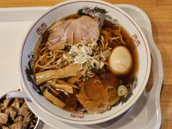 「中華そば（中）＋味玉＋小皿チャーシュー　750＋250円」@中華そば ふぶの写真