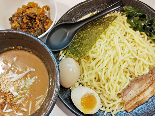 「しょうゆつけ麺+味玉+高菜」@らーめん 司の写真