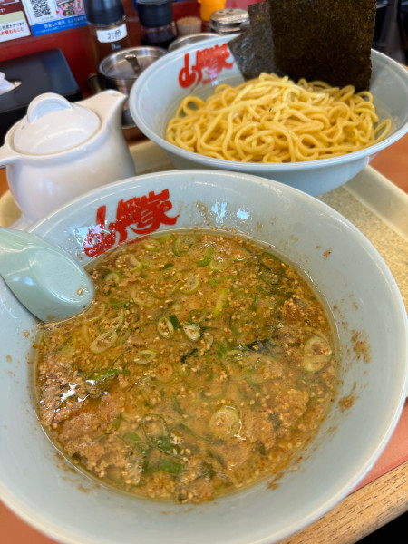 「醤油つけ麺」@ラーメン山岡家 さいたま丸ヶ崎店の写真
