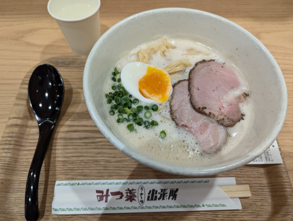 「出張所の塩ラーメン950円」@ラーメン家みつ葉 ミ・ナーラ出張所の写真