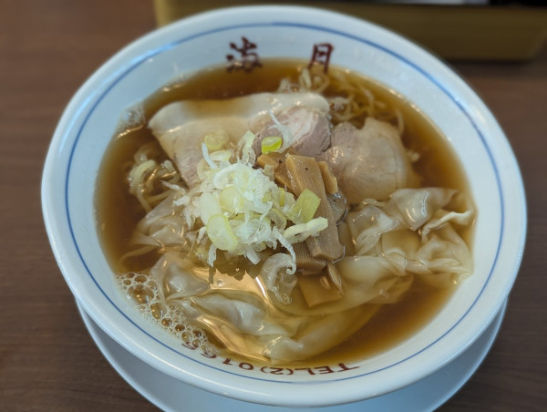 「醤油ワンタン麺小」@ワンタンメンの満月 京都拉麺小路店の写真