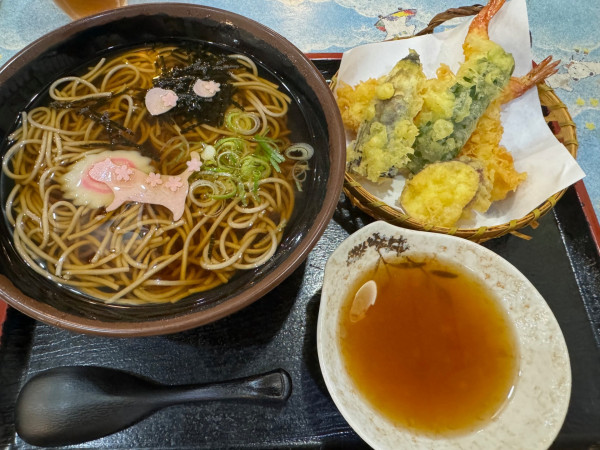 「天かけそば」@和食のじょうやま ベルシャイン伊那店の写真