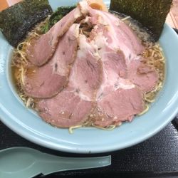 ネギチャーシュー麺大盛りとチャーシュー