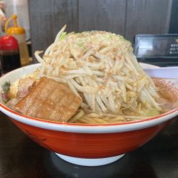 大ラーメン(野菜マシ、ニンニク、アブラ)