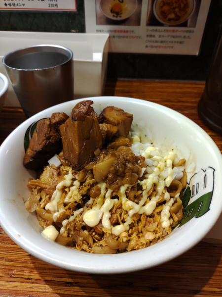 「汁なしそば」@雷 松戸駅東口店の写真