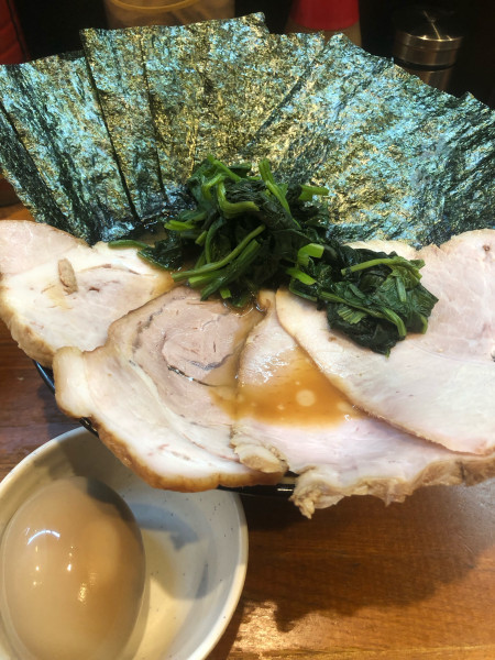 「チャーシュー麺　のり　玉子　ご飯」@末廣家の写真