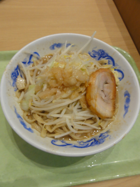 「ラーメン790円ニンニク脂」@ジャンクガレッジ イオンレイクタウンmori店の写真