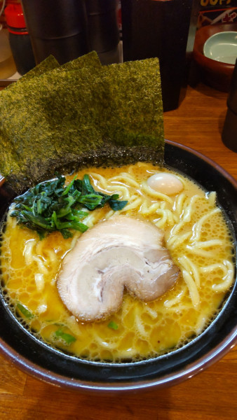 「ラーメン 800円」@横浜家系ラーメン 明豊家 生田店の写真