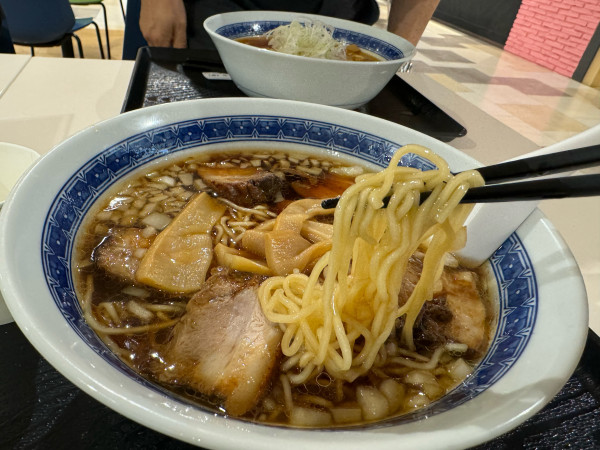 「黒熟成醤油チャーシューメン900円」@麺屋ことぶき イコアス千城台店の写真