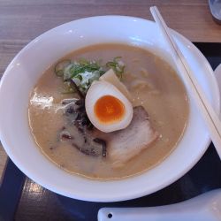 鶏白湯ラーメン