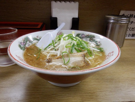 「博多豚骨ラーメン」@めんめん・かめぞうの写真