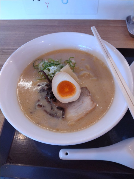 「鶏白湯ラーメン」@ぎょうざの萬代の写真