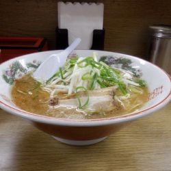 博多豚骨ラーメン