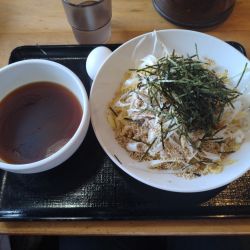 【夏季限定】肉盛り冷やしつけそば¥900-